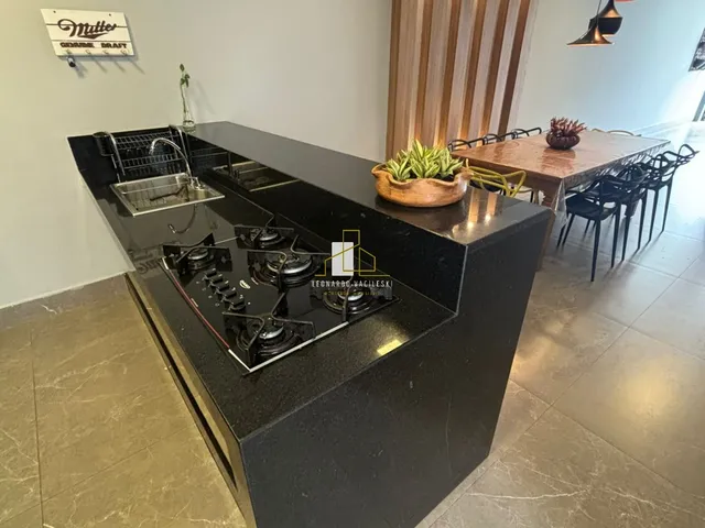 Imagem 14: Casa linear de 4 quartos incluindo uma suíte em Colina de Laranjeiras