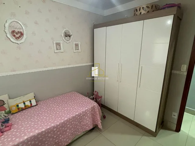 Imagem 2: Casa linear de 4 quartos incluindo uma suíte em Colina de Laranjeiras