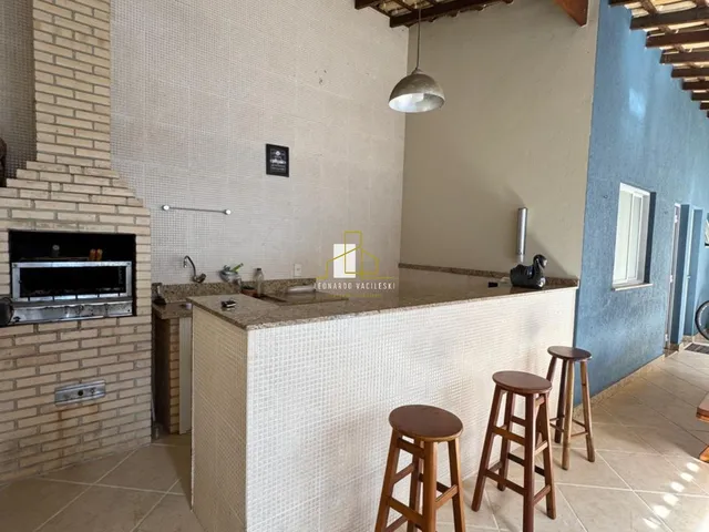 Imagem: CASA DUPLEX COM 3 QUARTOS E 2 SUITES Á