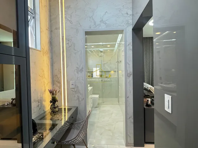 Imagem 4: Imperdível! Casa de 4 quartos, 1 suíte, 1 sala, 3 banheiros, 2 vagas e 300 m² em