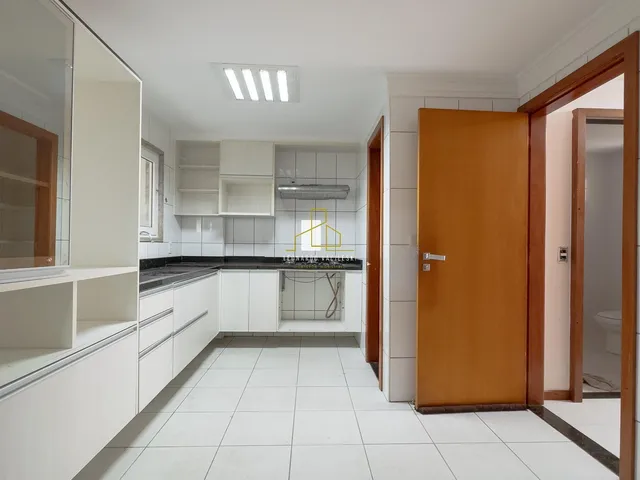 Imagem 3: Imperdível oportunidade: Casa em condomínio de luxo com 4 quartos e 2 suítes em Jardim