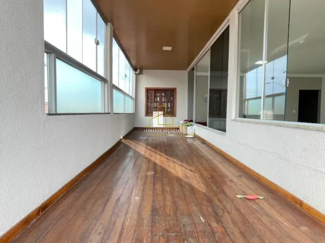 Imagem 1: Casa Duplex com ponto comercial em Barcelona, Serra