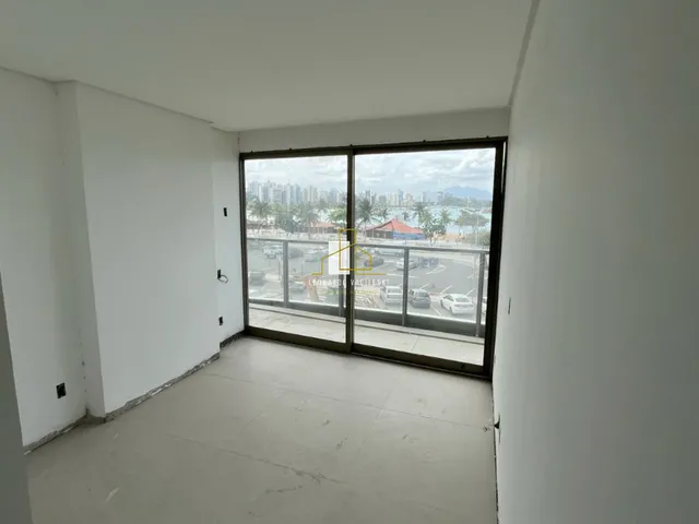Imagem 12: Venda de Luxuoso Apartamento com 4 Suítes e 4 Vagas na Enseada do Suá, Vitória-ES