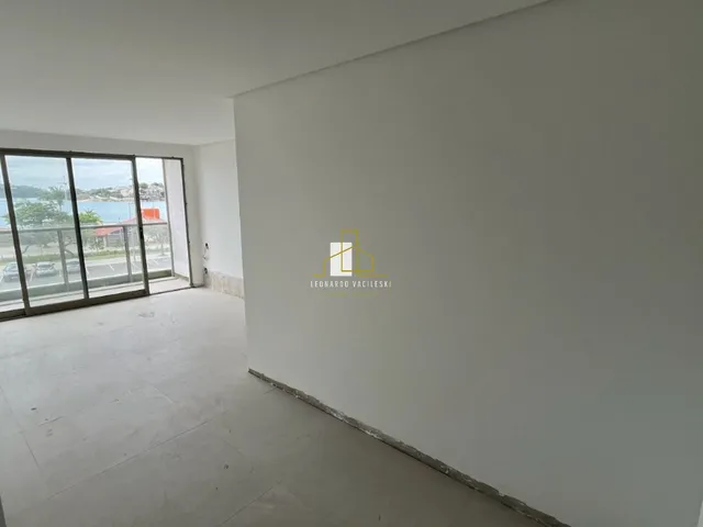 Imagem 5: Venda de Luxuoso Apartamento com 4 Suítes e 4 Vagas na Enseada do Suá, Vitória-ES