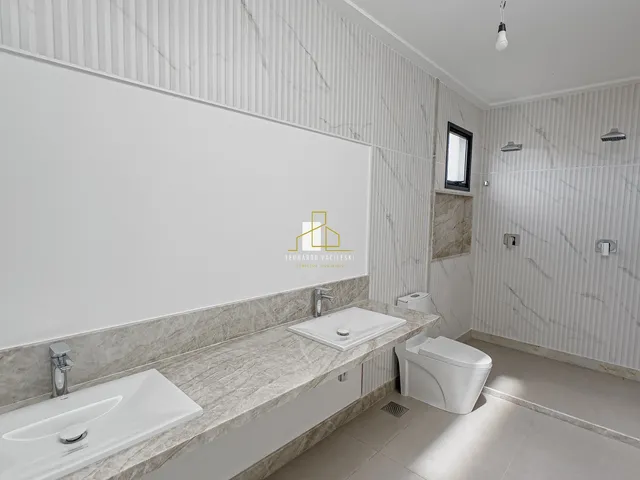 Imagem 2: Imponente Casa em Condomínio à Venda em Alphaville Jacuhy, Serra-ES: 4 Quartos, 4