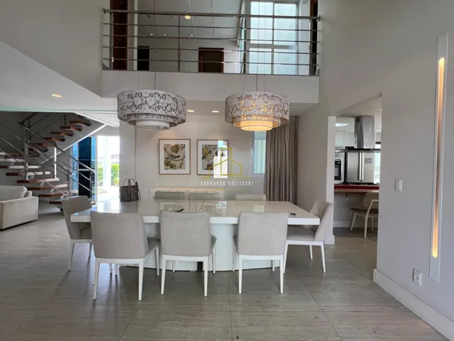 Imagem 14: Casa de Luxo à Venda em Morada de Campo Grande, Cariacica-ES: 5 Quartos, 3 Suítes, 8