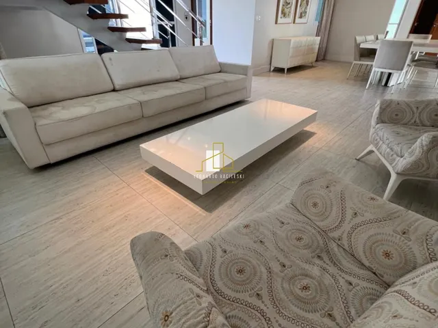 Imagem 7: Casa de Luxo à Venda em Morada de Campo Grande, Cariacica-ES: 5 Quartos, 3 Suítes, 8