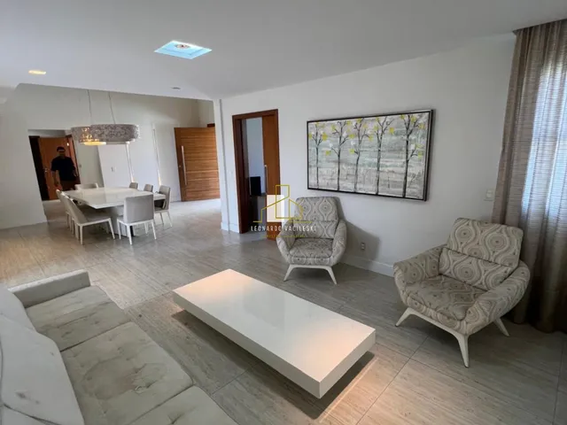Imagem 2: Casa de Luxo à Venda em Morada de Campo Grande, Cariacica-ES: 5 Quartos, 3 Suítes, 8