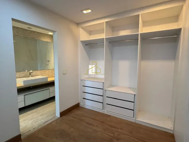 Imagem 16: Casa de Luxo à Venda em Morada de Campo Grande, Cariacica-ES: 5 Quartos, 3 Suítes, 8