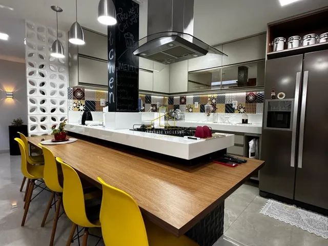 Imagem: Casa de Condomínio com 4 Quartos e 3 banheiros