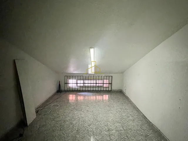 Imagem 3: Loja com mezanino em Jardim Camburi, a venda por R$ 300.000,00