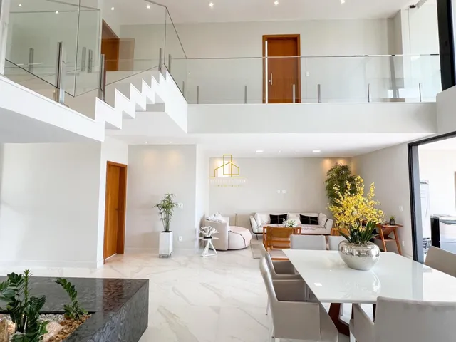 Imagem: Luxuosa casa em condomínio à venda em