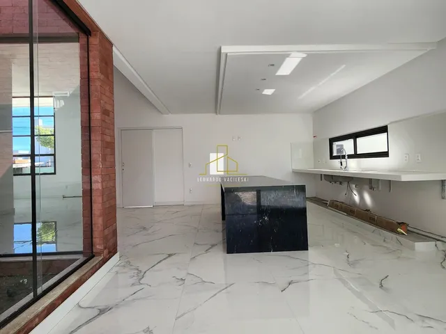 Imagem 2: Casa de Luxo em Condomínio à Venda em Alphaville Jacuhy, Serra-ES: 3 quartos, 3
