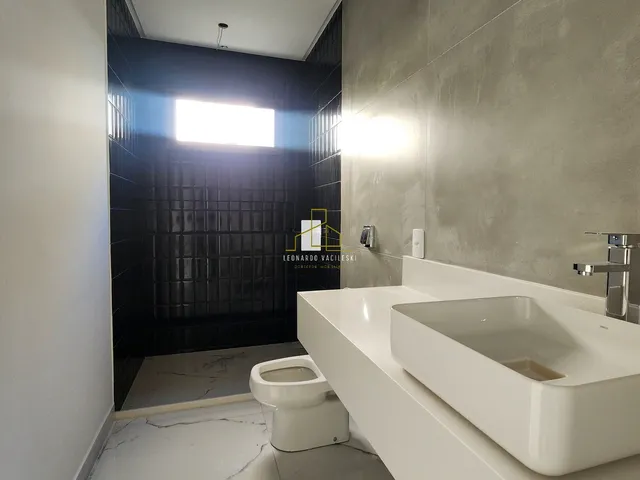 Imagem 3: Casa de Luxo em Condomínio à Venda em Alphaville Jacuhy, Serra-ES: 3 quartos, 3