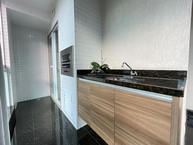 Imagem 9: Apartamento de 3 Quartos com 3 Suítes e 2 Vagas de Garagem no Edifício Caiobás