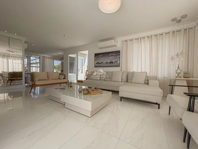 Imagem: Linda casa em condomínio de luxo em Alphaville