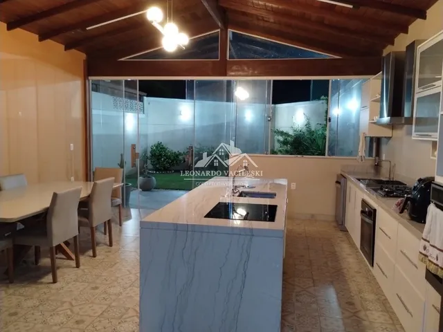 Imagem 8: LINDA CASA COM QUINTAL Á VENDA EM VILA DOS PÁSSAROS - MORADA DE LARANJEIRAS