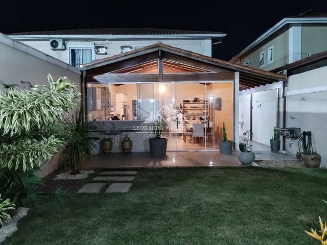 Imagem 5: LINDA CASA COM QUINTAL Á VENDA EM VILA DOS PÁSSAROS - MORADA DE LARANJEIRAS