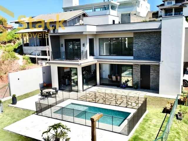 Imagem: Casa Seminova a Venda em Jundiaí no Condomínio