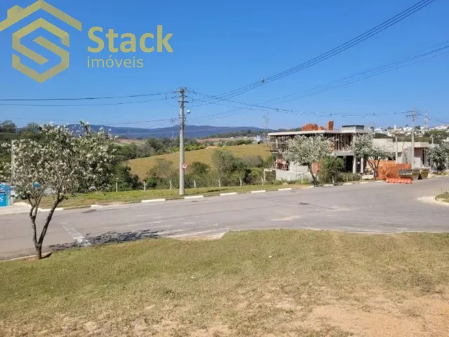 Imagem: O terreno possui 302m² de Área Privada e está localizado