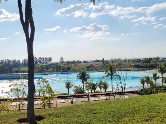Imagem: O terreno possui 2.354m² de Área Privada e está