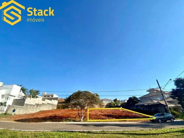 Imagem: O terreno possui 880m² de Área Privada e está localizado