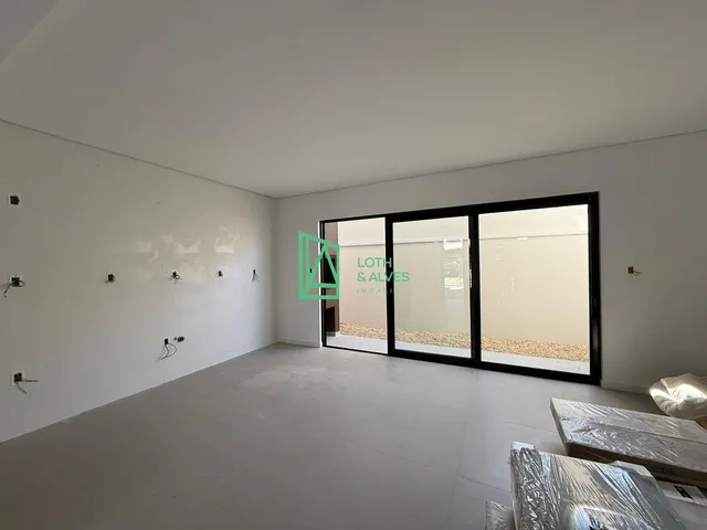 Imagem 7: SOBRADO EM PENHA - SC, 01 SUITE COM SACADA, 02 DORMITÓRIOS, LIVING INTEGRADO, EXCELENTE