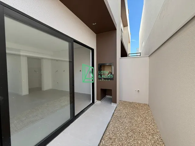 Imagem 10: SOBRADO EM PENHA - SC, 01 SUITE COM SACADA, 02 DORMITÓRIOS, LIVING INTEGRADO, EXCELENTE