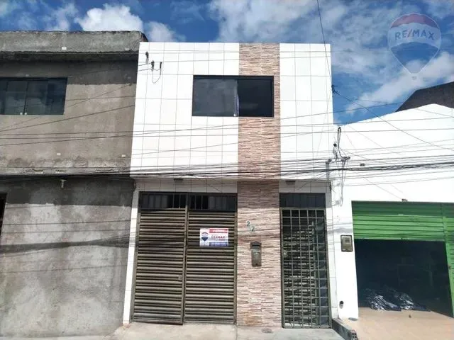 Imagem: A casa possui 2 Dormitórios, 1 Suíte, 2 Banheiros, 5