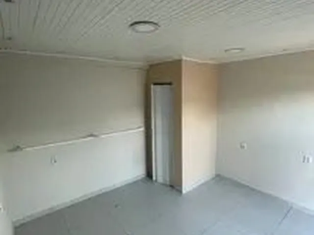 Imagem 2: Ponto Comercial Galpão / depósito com 2 vagas na garagem