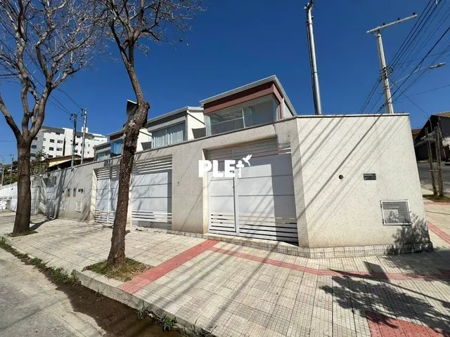 Imagem: Casa Duplex,localizada no Bairro Itapoã