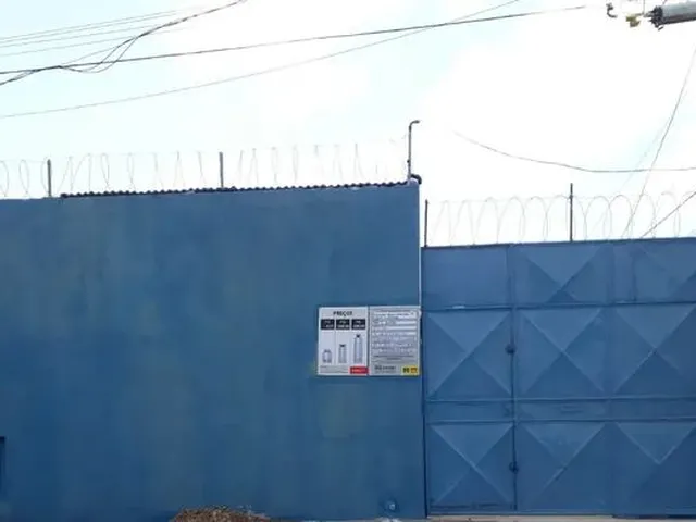 Imagem: A casa possui 2 Dormitórios, 2 Banheiros, 3 Vagas na