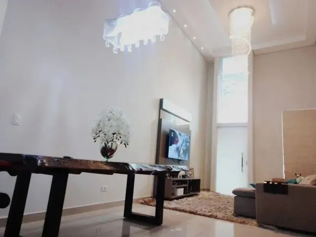 Imagem 2: Venda Casa com 3 dormitórios