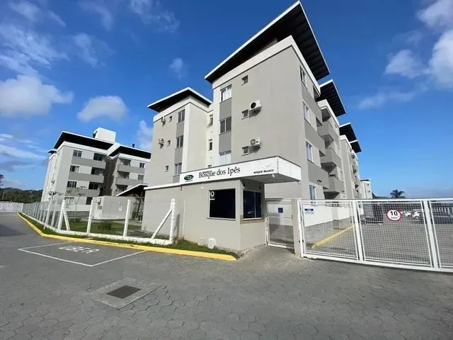 Imagem: O apartamento possui 2 Dormitórios, 1 Banheiro, 1 Vaga na