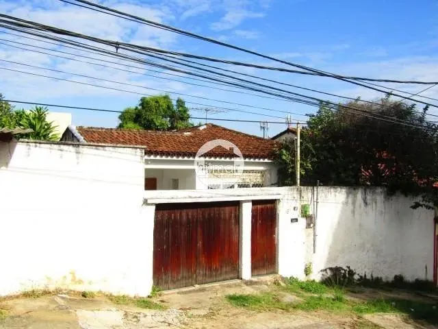Imagem 1: Casa com 3 Quartos e Vaga de Garagem