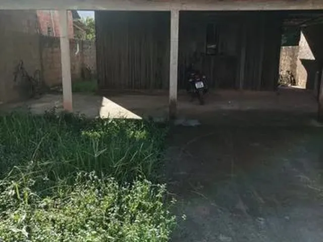 Imagem: A casa possui 1 Dormitório, 1 Banheiro, 1 Vaga na garagem,