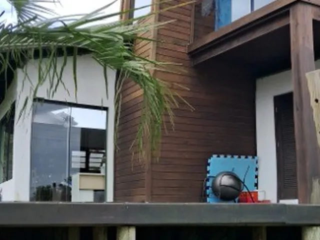 Imagem 1: CASA - IMBITUBA Casa com 3 dormitórios