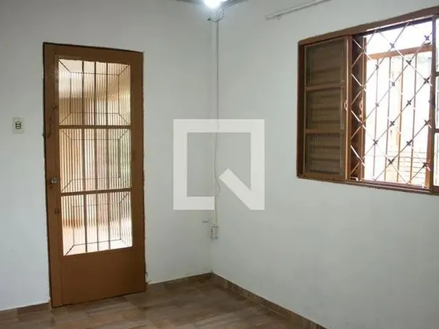 Imagem: A casa possui 4 Dormitórios, 4 Banheiros, 3 Vagas na