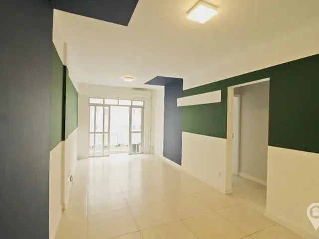 Imagem: O apartamento possui 2 Dormitórios, 1 Banheiro, 1 Vaga na