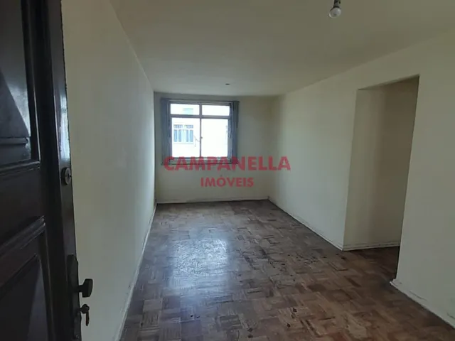Imagem: O apartamento possui 2 Dormitórios, 1 Banheiro, 1 Vaga na