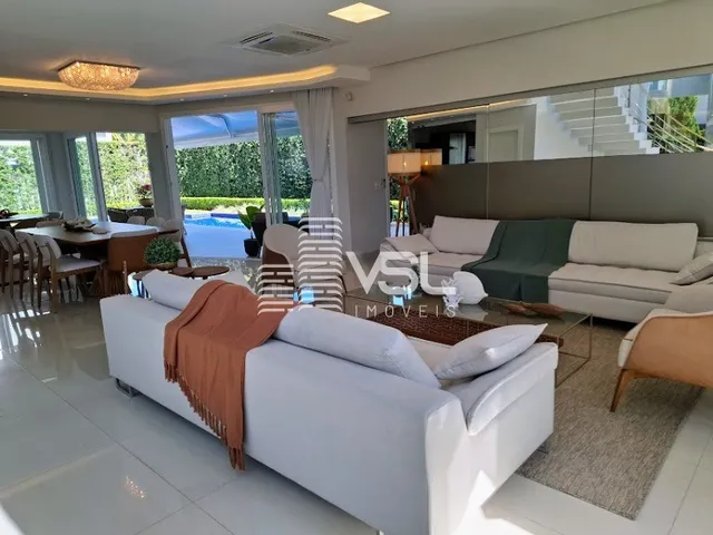 Imagem 2: CASA em JURERE INTERNACIONAL com 4 suítes e vaga para 4 carros