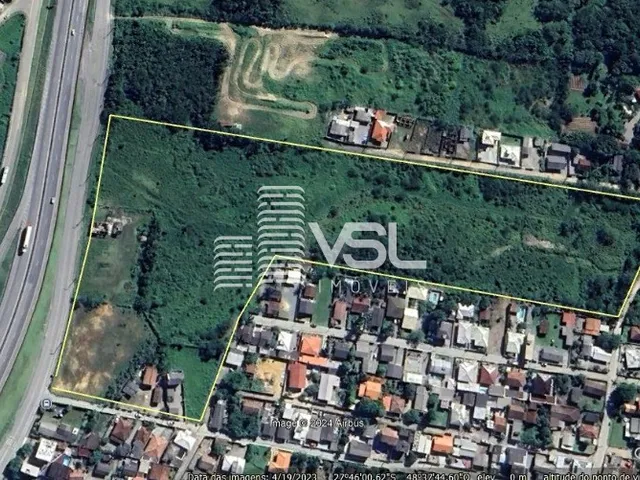 Imagem: Terreno com 35 mil m² de área, com frente