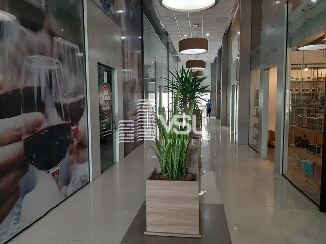 Imagem 3: Sala comercial com 63 m², com varanda e sol da tarde