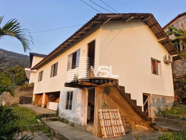 Imagem: Propriedade com duas casas, casa principal
