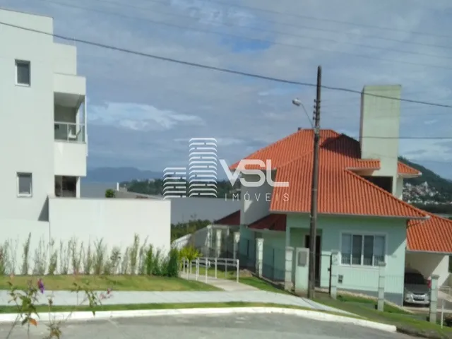 Imagem 2: Terreno com 906 m² e linda vista mar, para construção única ou sobrados