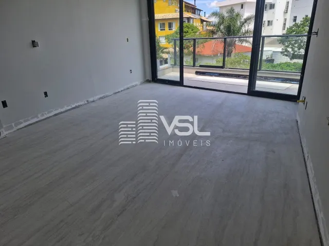 Imagem 10: COBERTURA PLANA com 3 dormitórios + escritório e LINDA VISTA MAR, próximo da MARINA, 5
