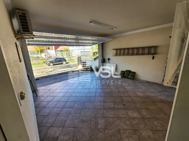 Imagem 16: Casa com 5 dormitórios semi mobiliada, com 2 garagens e piscina, Córrego Grande