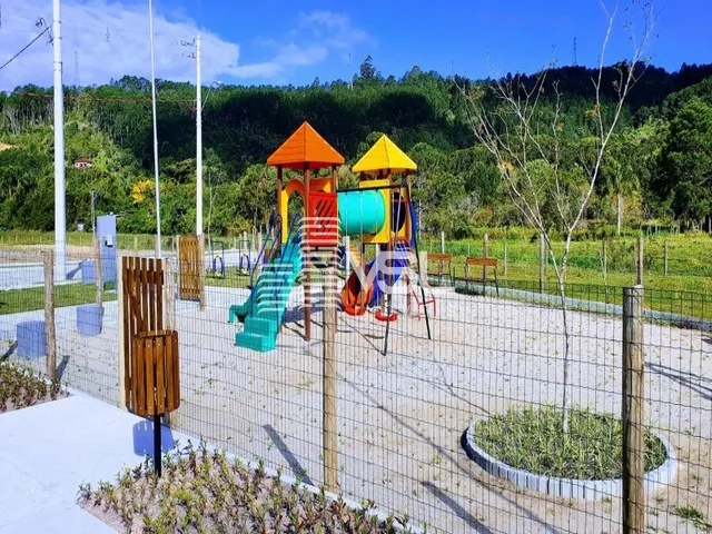 Imagem 5: Terreno com 547 m², Alameda Cezanne na SC 401, lado policia federal