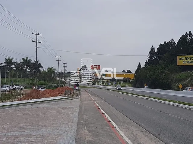 Imagem 6: Terreno com 547 m², Alameda Cezanne na SC 401, lado policia federal