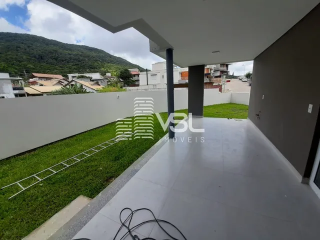 Imagem 3: Casa pronta com 3 suítes e duas garagens em Santo Antônio de Lisboa